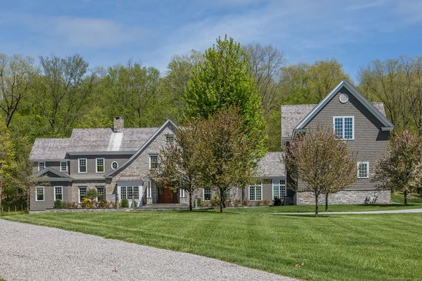 Exterior, Facade, Farmhouse