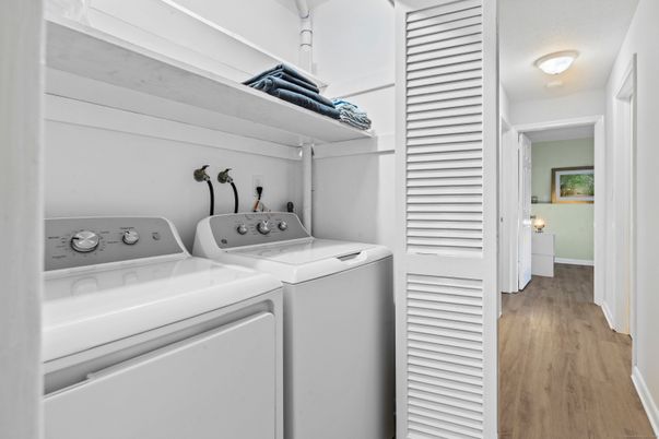 Interior, Utility Closets, Washer, Wood Texture Flooring