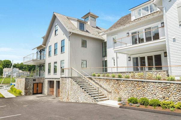 Exterior, Facade, Farmhouse