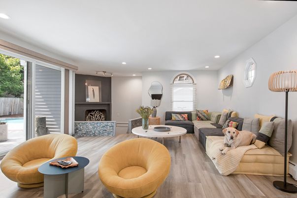 Interior, Living room, Recessed Lighting, Wood Texture Flooring