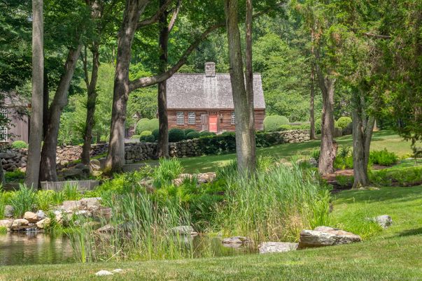 Exterior, Lake