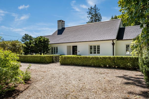 Backyard, Exterior, Facade, Cape Cod