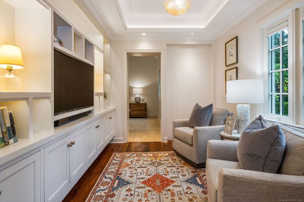Interior, Living room, Pendant Lights, Recessed Lighting, Wood Texture Flooring