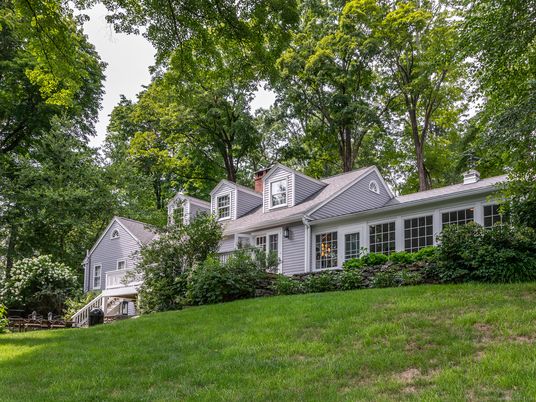 Backyard, Exterior, Facade, Cape Cod