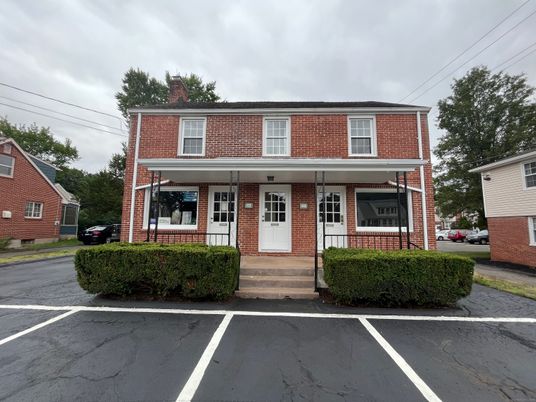Exterior, Facade, Brick Facade, Georgian