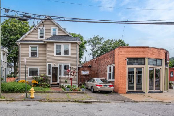Exterior, Facade, Brick Facade, Queen Anne Victorian