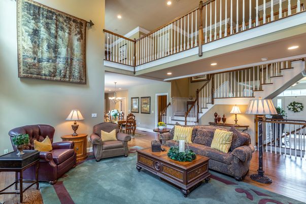 Chandelier, Dining room, Interior, Living room, Recessed Lighting, Wood Texture Flooring