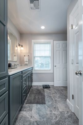Bathroom, Interior, Recessed Lighting