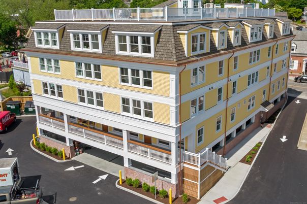 Exterior, Facade, Rowhouse
