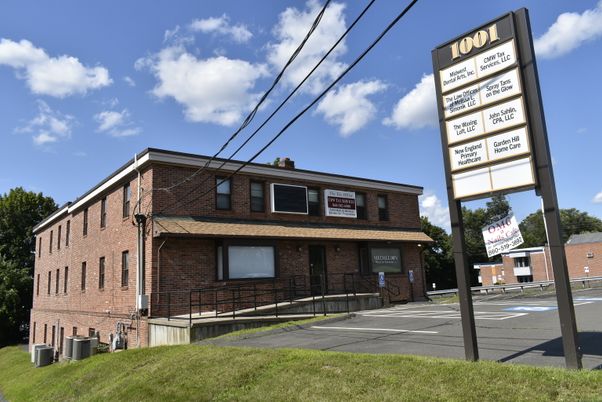Exterior, Facade, Brick Facade, Rowhouse