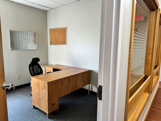 Home Office, Interior