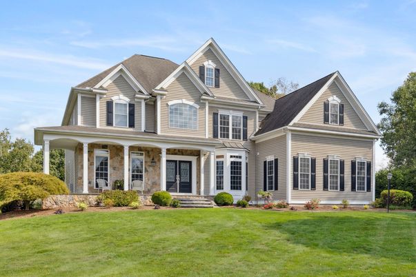 Exterior, Facade, Farmhouse