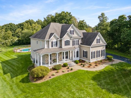 Backyard, Exterior, Facade, Farmhouse