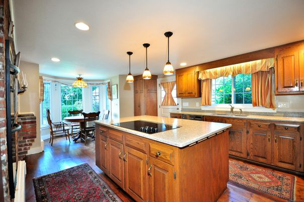 Dining room, Interior, Kitchen, Pendant Lights, Recessed Lighting, Wood Texture Flooring