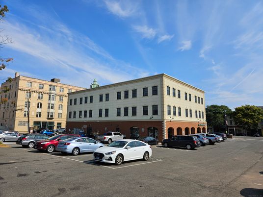 Exterior, Facade, Chicago School