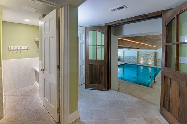 Interior, Pool, Recessed Lighting