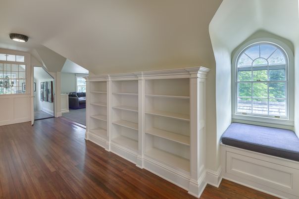 Interior, Walk-in Closets, Wood Texture Flooring