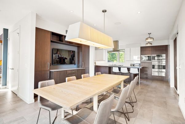 Dining room, Interior, Kitchen, Pendant Lights, Recessed Lighting, Stainless Steel Appliances