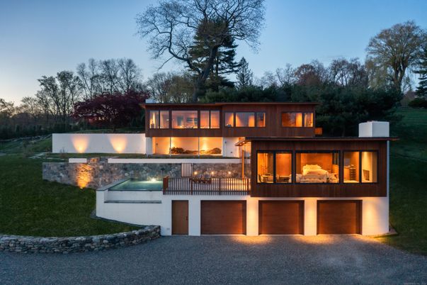 Backyard, Exterior, Facade, Modern