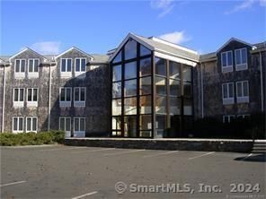 Exterior, Facade, Modern