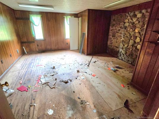 Empty room, Interior, Stone Walls, Wooden Walls