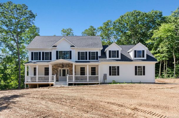 Exterior, Facade, Farmhouse