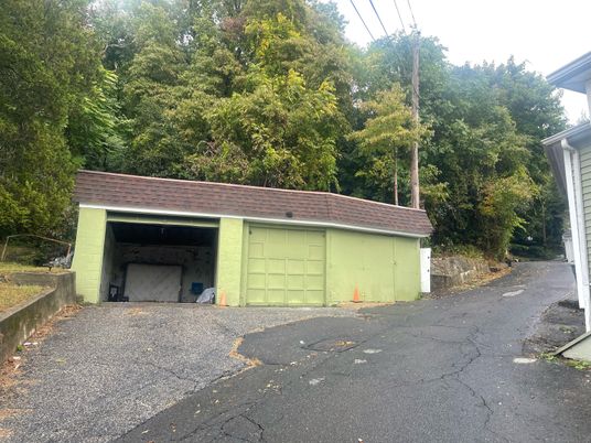 Detached Garage, Exterior