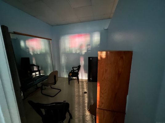 Interior, Piano