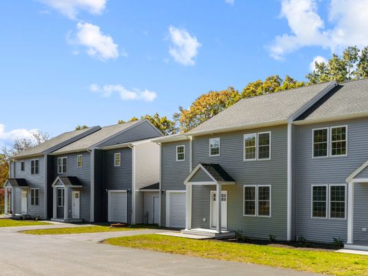 Attached, Exterior, Facade, Rowhouse