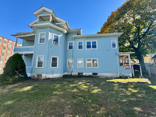 Exterior, Facade, Queen Anne Victorian