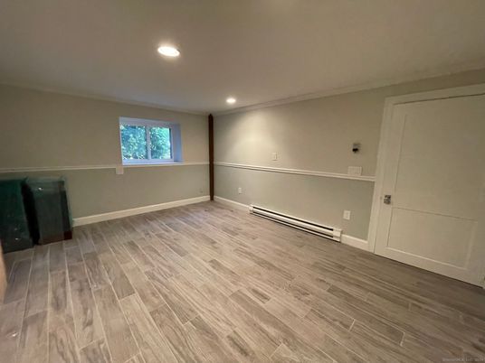 Empty room, Interior, Recessed Lighting, Wood Texture Flooring