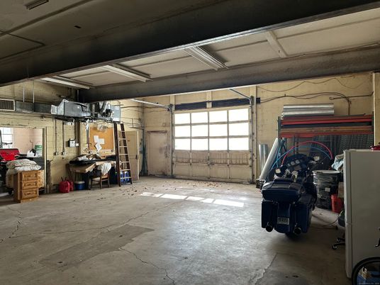 Garage, Interior