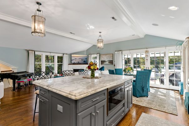 Dining room, Interior, Kitchen, Pendant Lights, Recessed Lighting, Wood Texture Flooring
