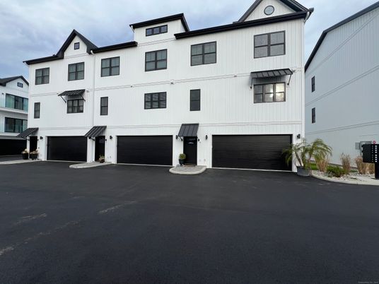 Attached, Exterior, Facade, Farmhouse
