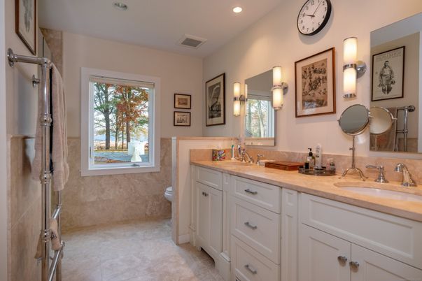 Bathroom, Dual Sink Vanities, Interior, Recessed Lighting
