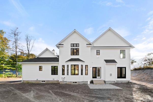 Exterior, Facade, Farmhouse