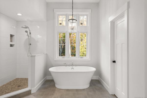Bathroom, Free Standing Baths, Glass Shower, Interior, Pendant Lights, Recessed Lighting