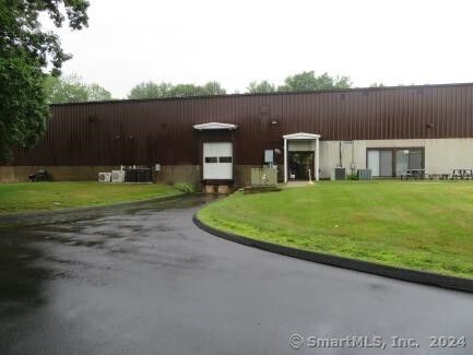 Backyard, Exterior, Facade, Modern