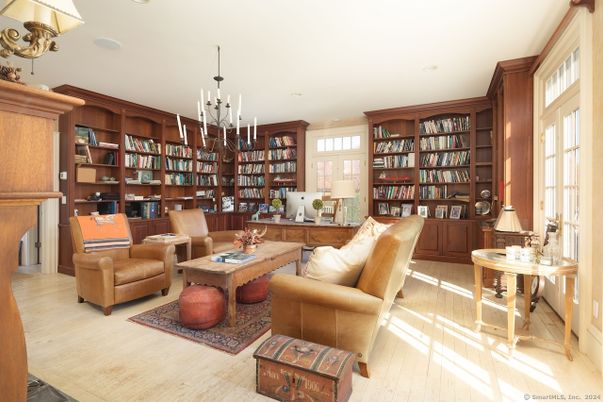 Fireplace, Interior, Living room, Pendant Lights, Recessed Lighting, Wood Texture Flooring