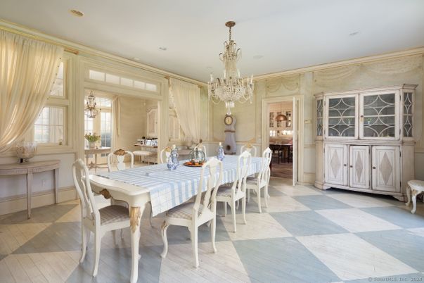 Chandelier, Dining room, Interior, Recessed Lighting, Wood Texture Flooring