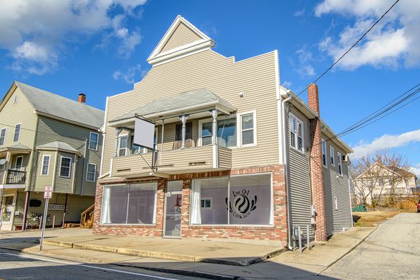 Exterior, Facade, Brick Facade, Queen Anne Victorian
