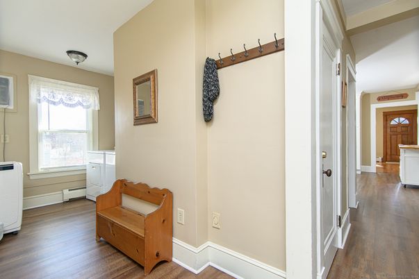 Interior, Washer, Wood Texture Flooring