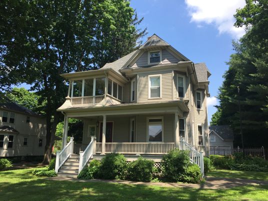 Exterior, Facade, Queen Anne Victorian