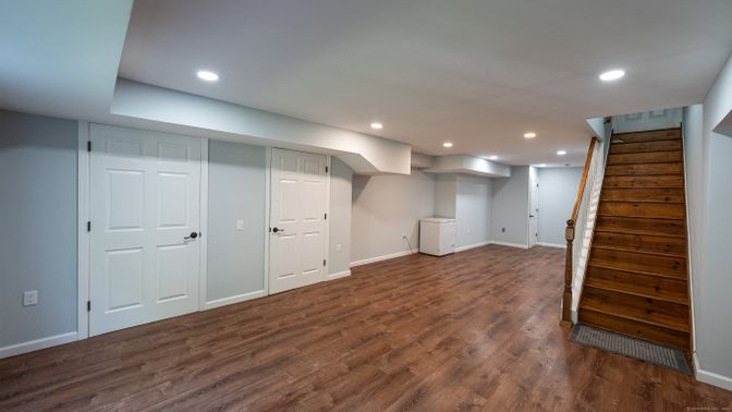 Empty room, Interior, Recessed Lighting, Wood Texture Flooring