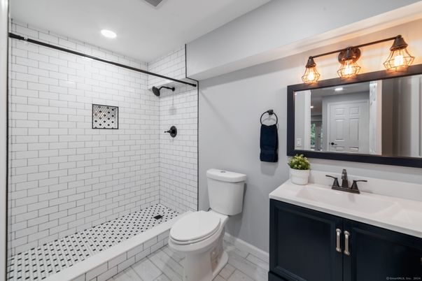 Bathroom, Interior, Recessed Lighting