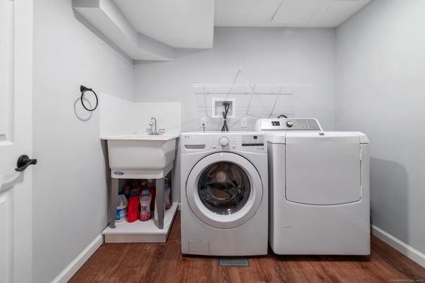 Interior, Washer, Wood Texture Flooring