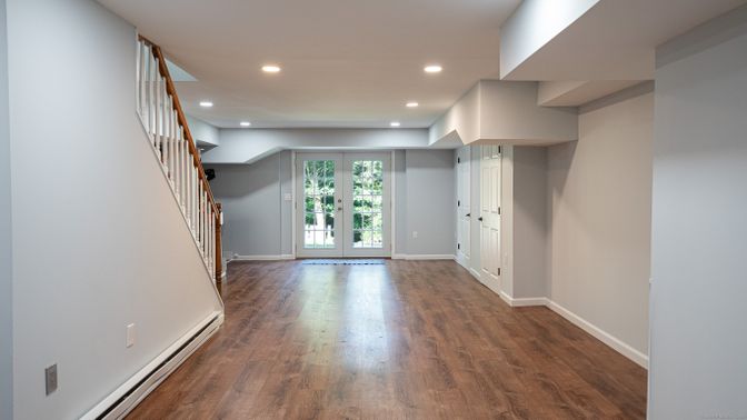 Empty room, Interior, Recessed Lighting, Wood Texture Flooring