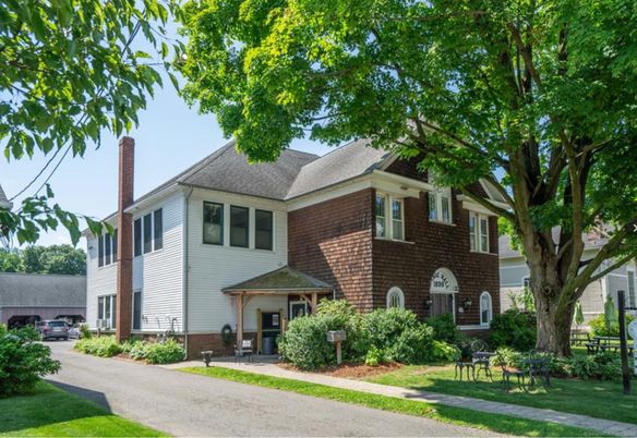 Exterior, Facade, Brick Facade, Georgian
