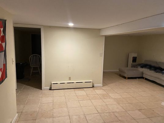 Empty room, Interior, Recessed Lighting