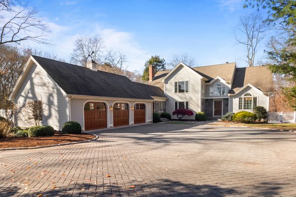 Attached, Exterior, Facade, Farmhouse